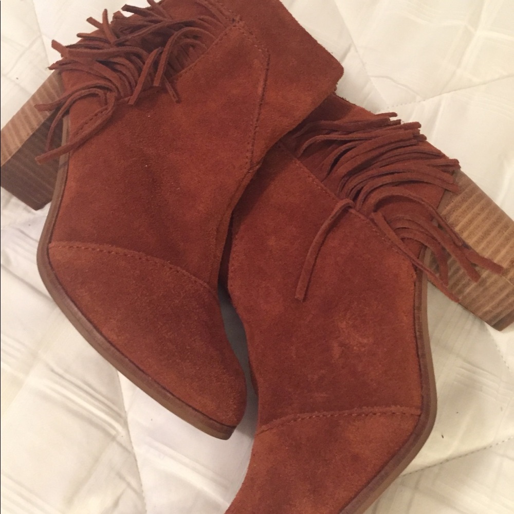 Size 6.5 Toms ankle boots